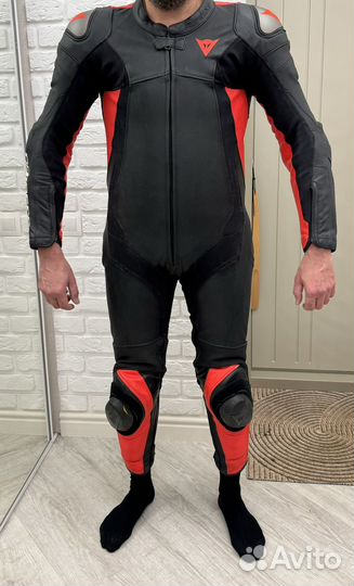 Продам оригинальный мото комбинезон dainese