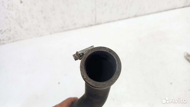 Патрубок радиатора нижний Volvo xc90