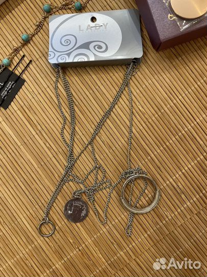 Женские украшения