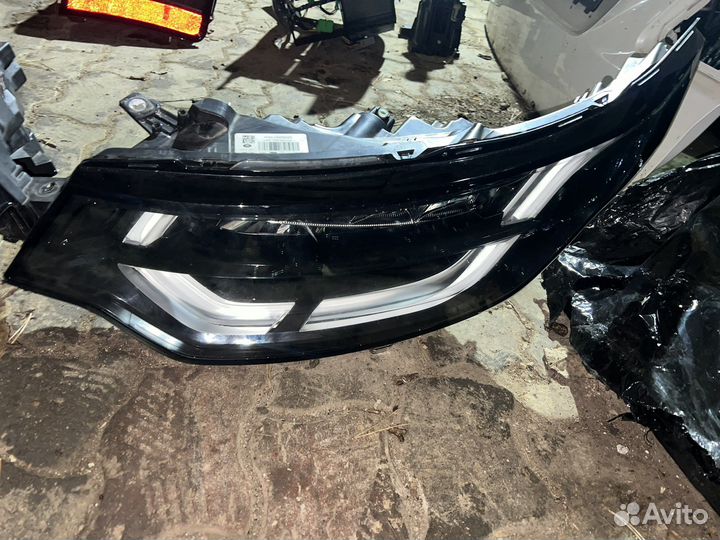 Фара левая Land Rover Discovery 5