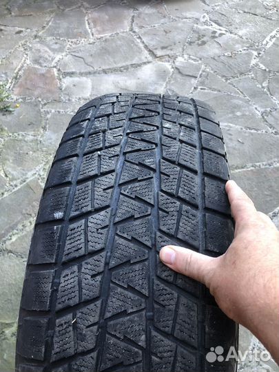 Bridgestone Blizzak DM-V1 275/70 R16