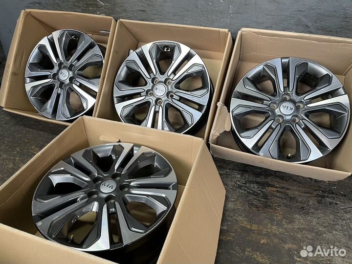 Комплект оригинальных дисков KIA Carnival R18