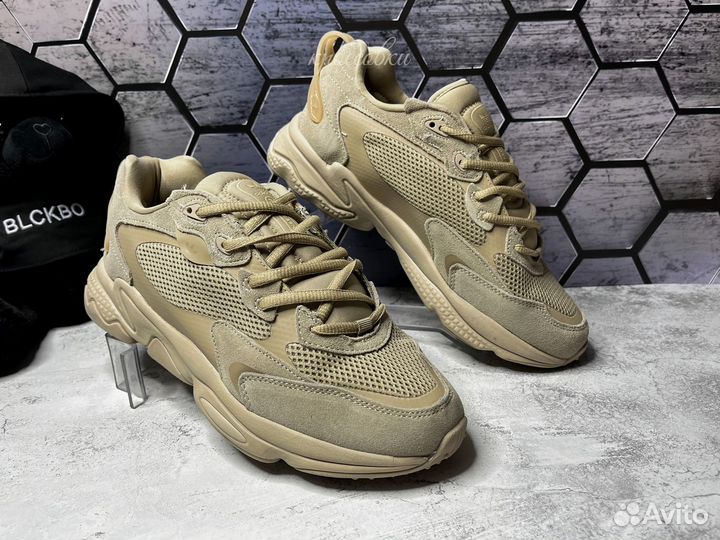 Кроссовки adidas ozweego Met молочный