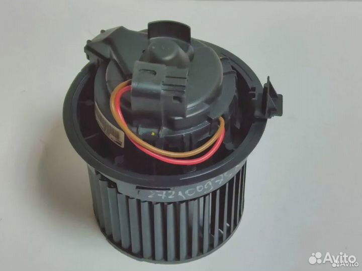 Вентилятор отопителя Logan 2 ор-л 272100975R