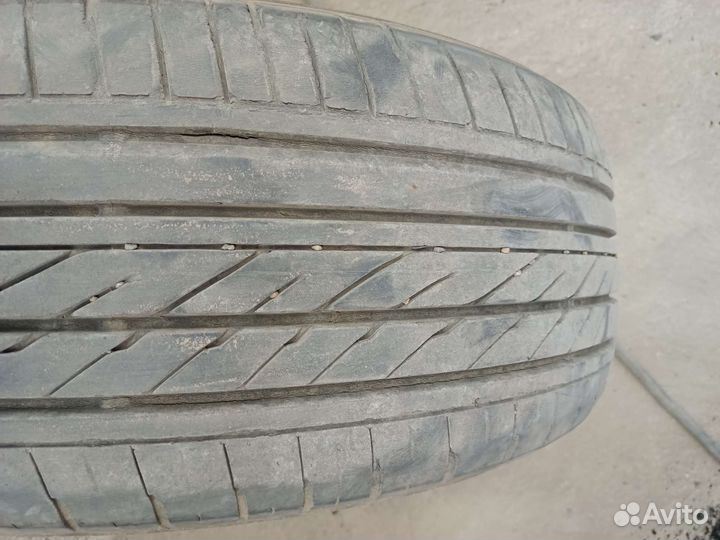 Goodyear GT65 215/60 R16