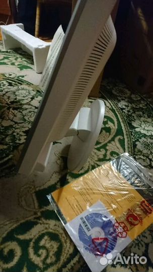 NEC MultiSyns LCD195VXM+