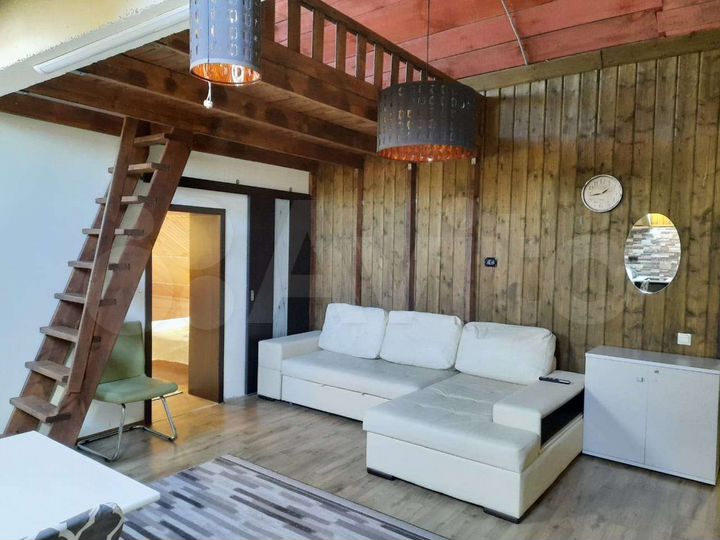 2-к. квартира, 70 м², 3/3 эт.