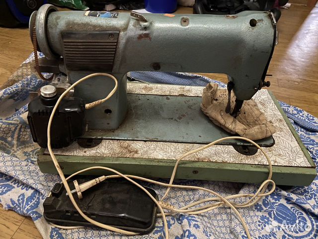 Производственная швейная машинка