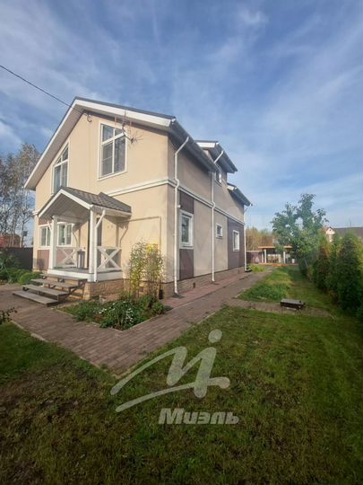 Коттедж 186,5 м² на участке 9,1 сот.