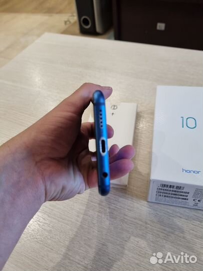 Телефон honor 10