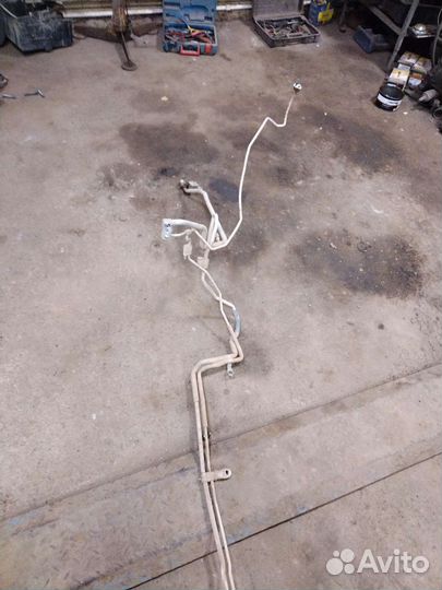 Трубки заднего отопителя Toyota Fortuner 2