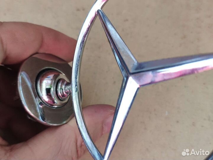 Эмблема на капот оригинал Mercedes-Benz W124