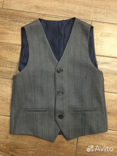 Брючный костюм с жилетом