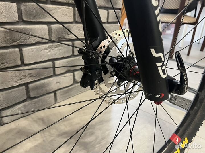 Карбоновый горный велосипед Scott Scale 710 S