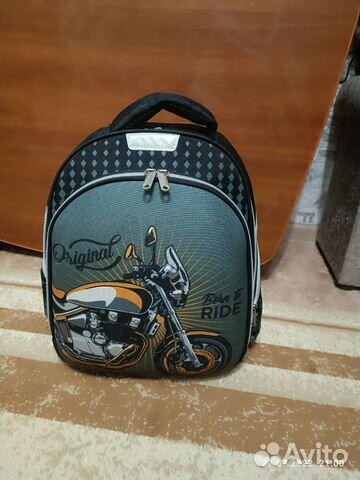Рюкзак школьный