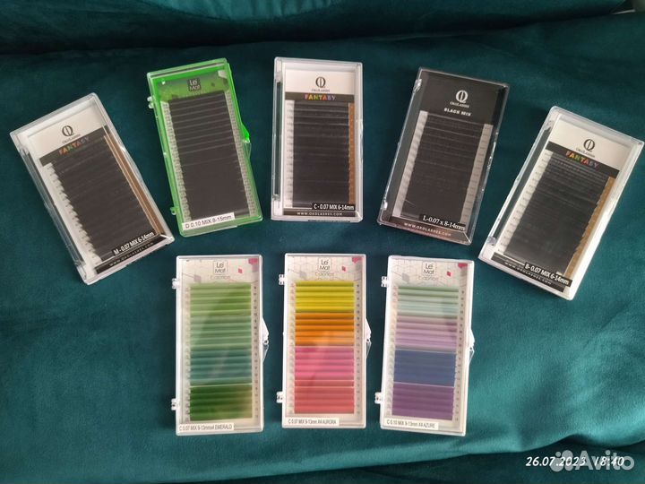 Модель на наращивание ресниц