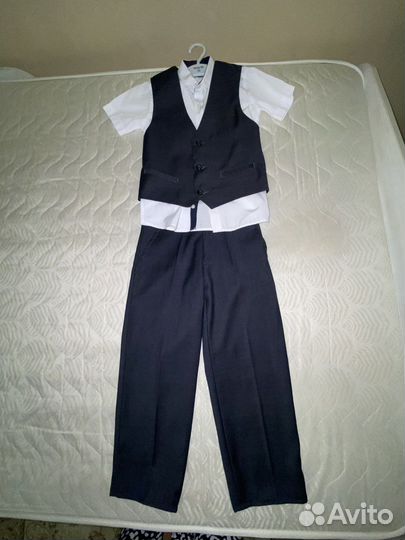 Школьный костюм