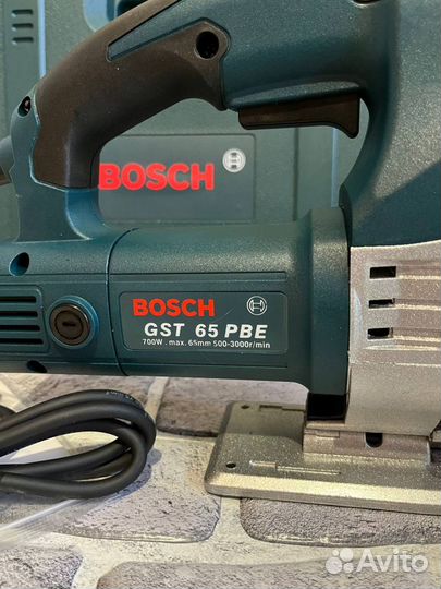 Лобзик Bosch с регулировкой 700W