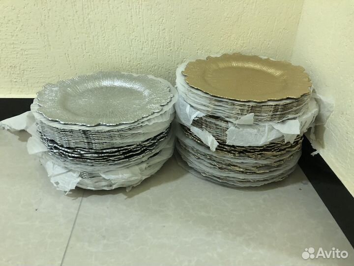 Тарелки декоративные пластиковые