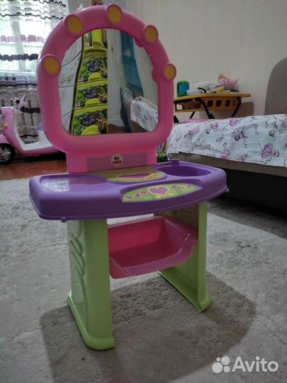 Детский туалетный столик