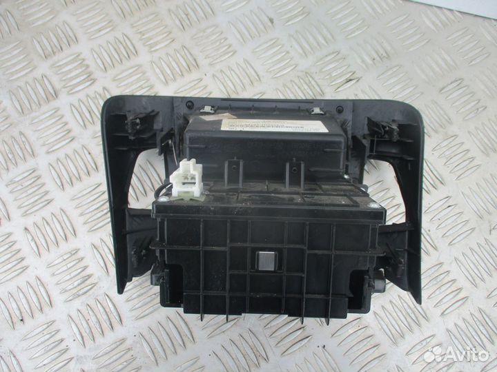 Ящик передней консоли Kia Ceed 1