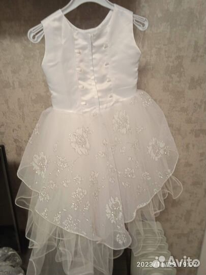 Нарядное платье для девочки 98-110