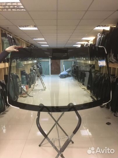 Лобовое стекло на Kia Sorento