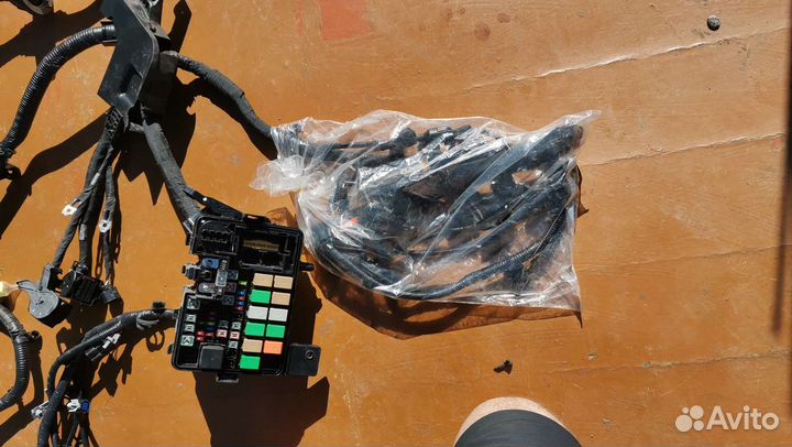 Жгут проводов на Kia Rio с монтажным блоком