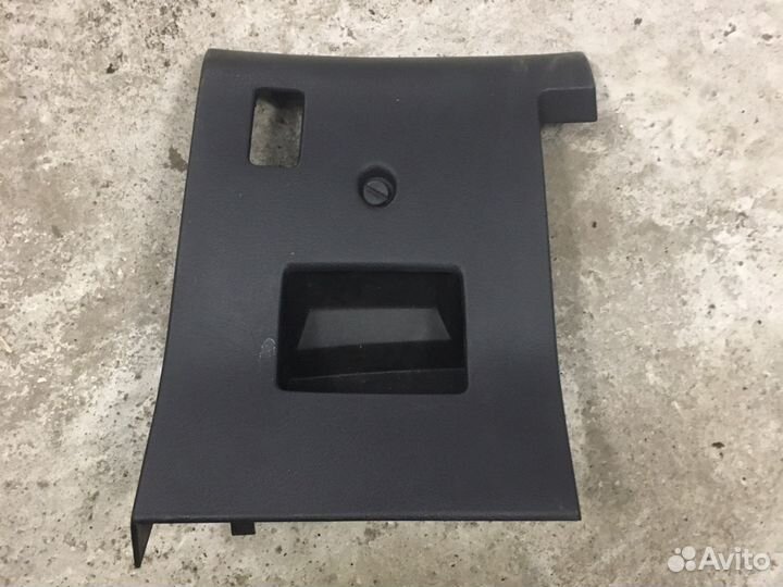 Крышка блока предохранителей Peugeot 307