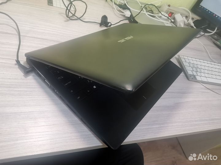 Ноутбук Asus