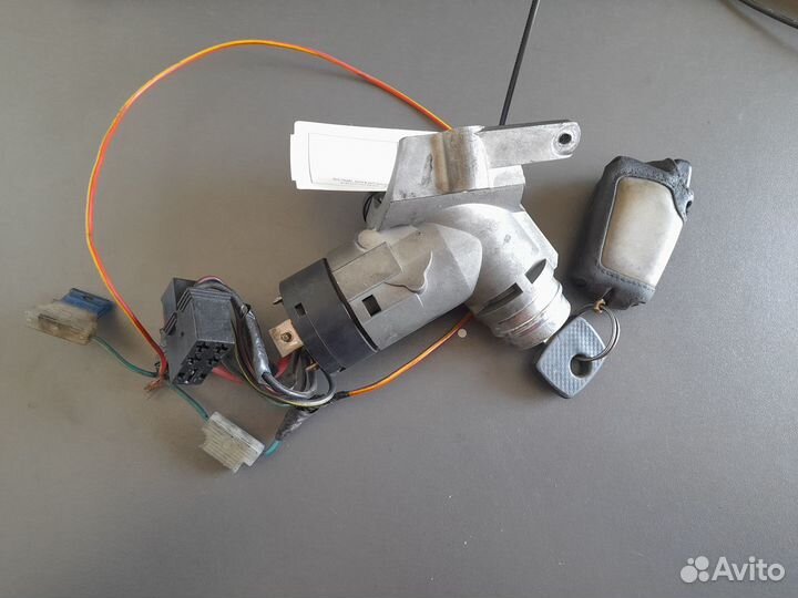 Мерседес Вито Замок зажигания