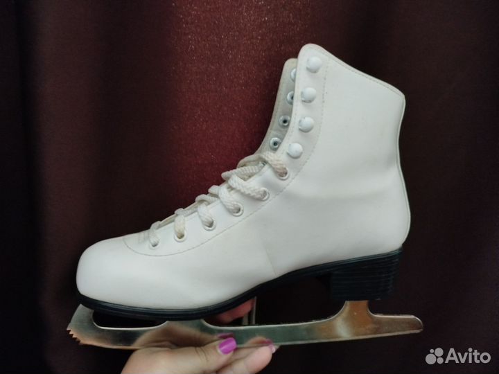 Коньки фигурные