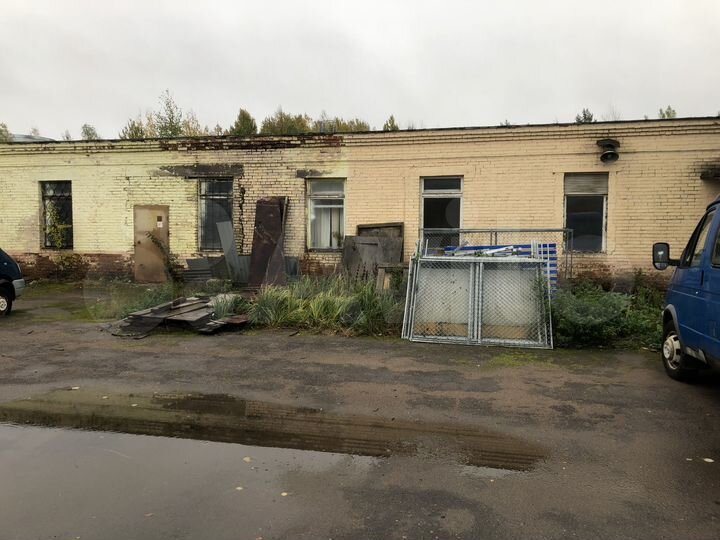 Здание 430 м² на земельном участке 2976 м²