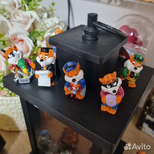 Игрушки из киндера Лисы-сыщики