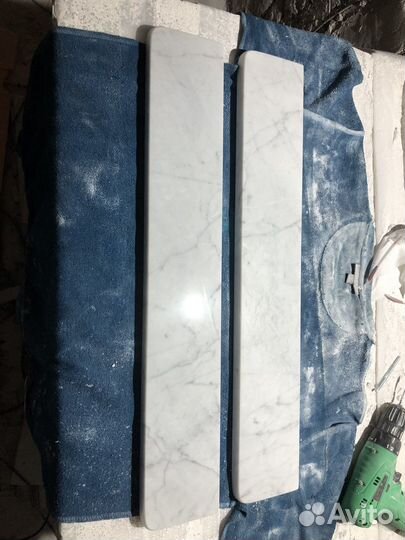 Полка мраморная для ванной/кухни универсальная hm