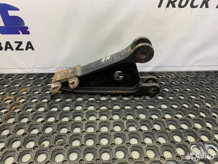 Кронштейн усилителя переднего бампера