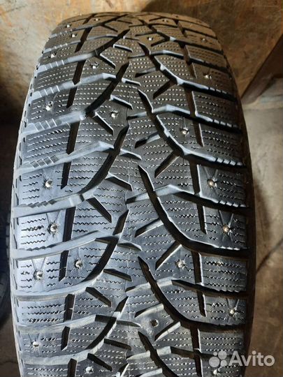 Bridgestone Blizzak Spike-02 265/65 R17