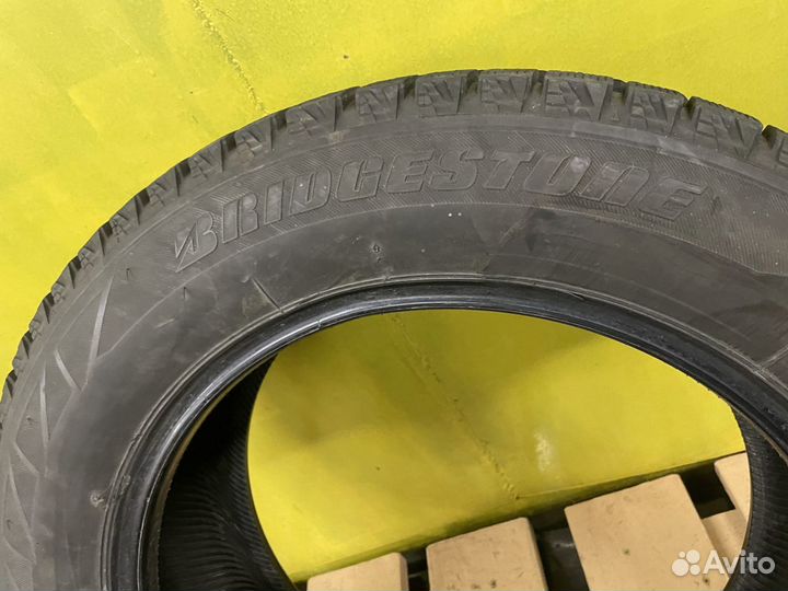 Bridgestone Blizzak Revo2 215/60 R17 96Q, 1 шт