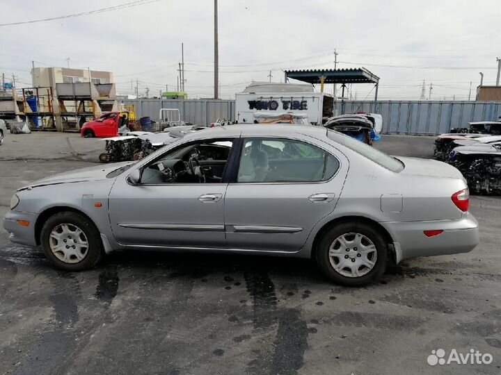 Обшивка салона передняя нижняя Nissan Cefiro A33