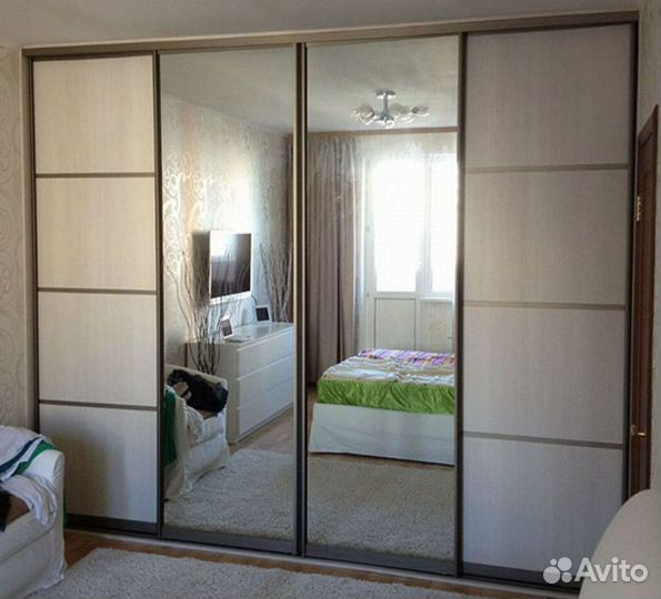 Зеркальный шкаф