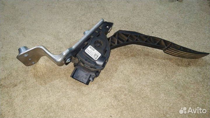 Педаль газа Land Rover Discovery 4 L319 2010