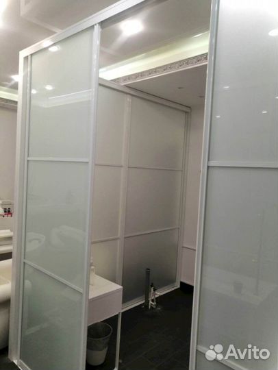 Стеклянная перегородка