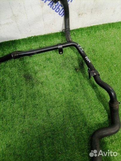 Патрубок системы охлаждения Volkswagen Passat B6