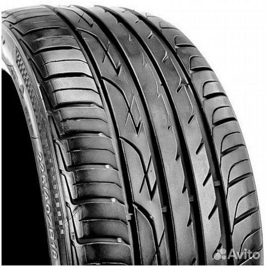 Three-A P606 235/45 R18 98Y