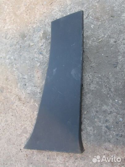 Накладка стойки средняя правая нижняя