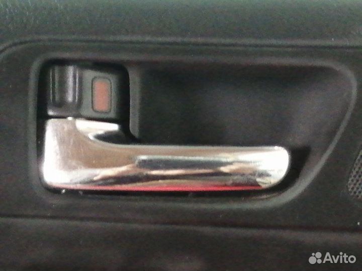 Ручка двери внутренняя задняя левая Toyota Avensis