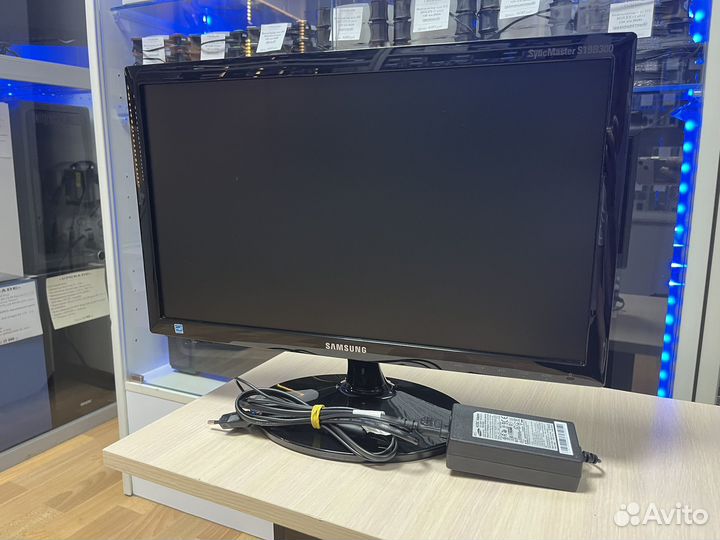 Монитор Samsung 19 дюймов