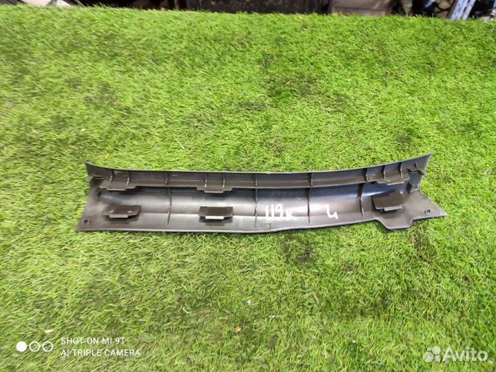 Накладка на порог задняя левая Toyota Crown GWS204