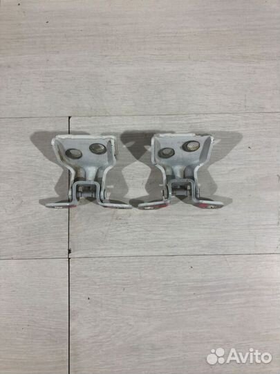 Петля двери зад лев LADA xray 1.6 мт