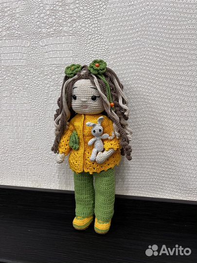 Кукла вязаная